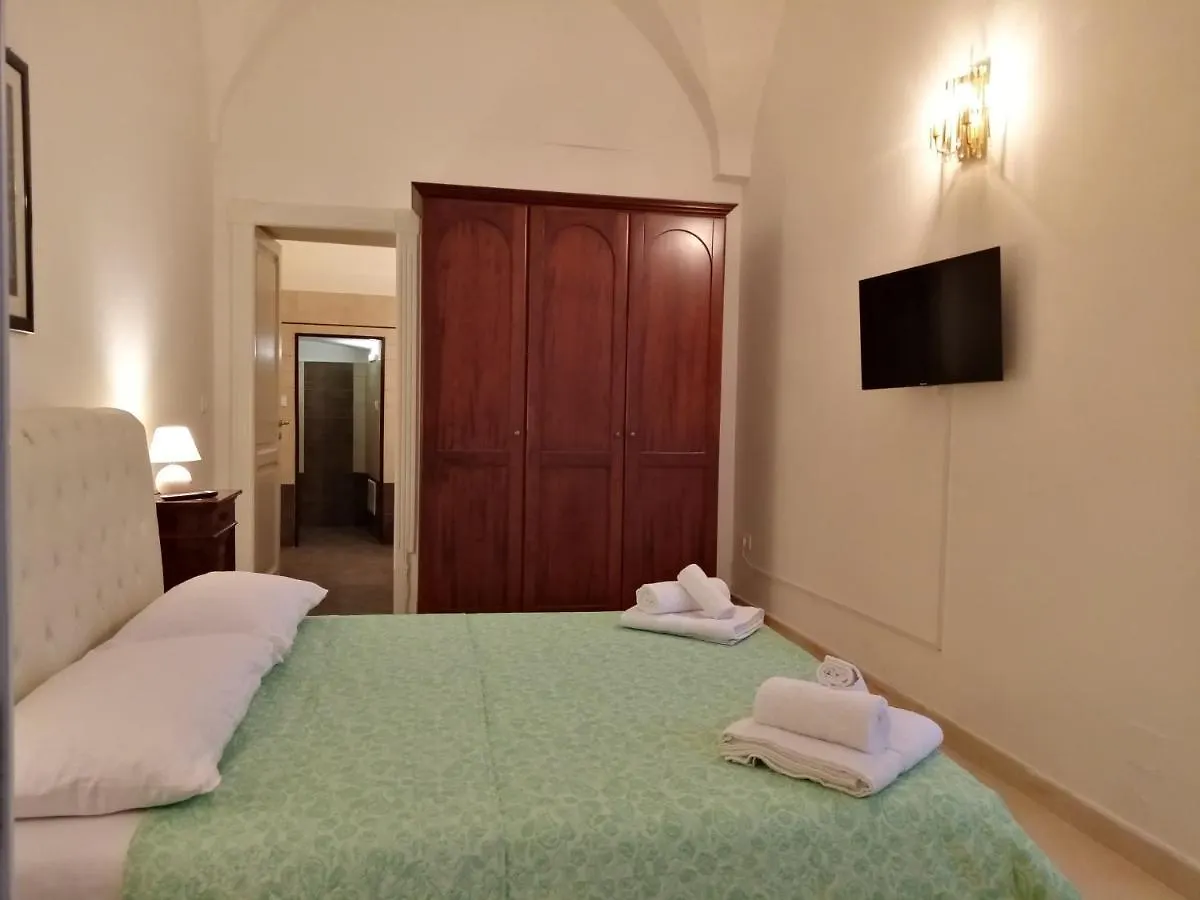 Dimora Storica Le Perle Bed & Breakfast Lecce 0*,