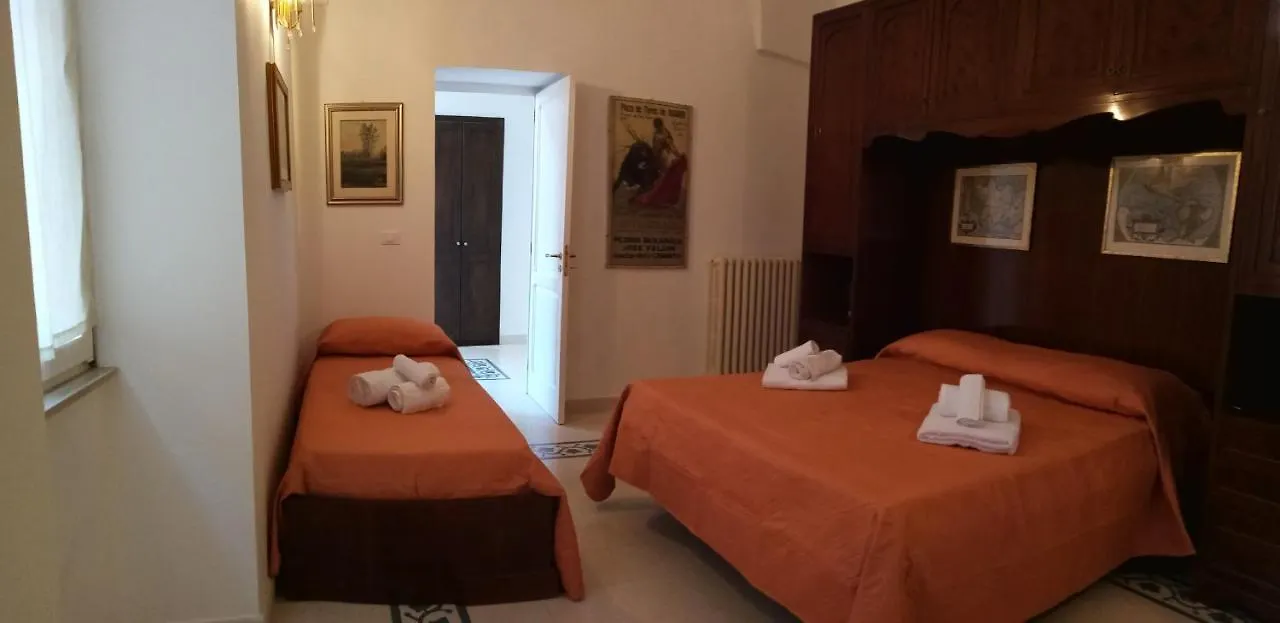 Dimora Storica Le Perle Bed & Breakfast Lecce 0*,  Italy