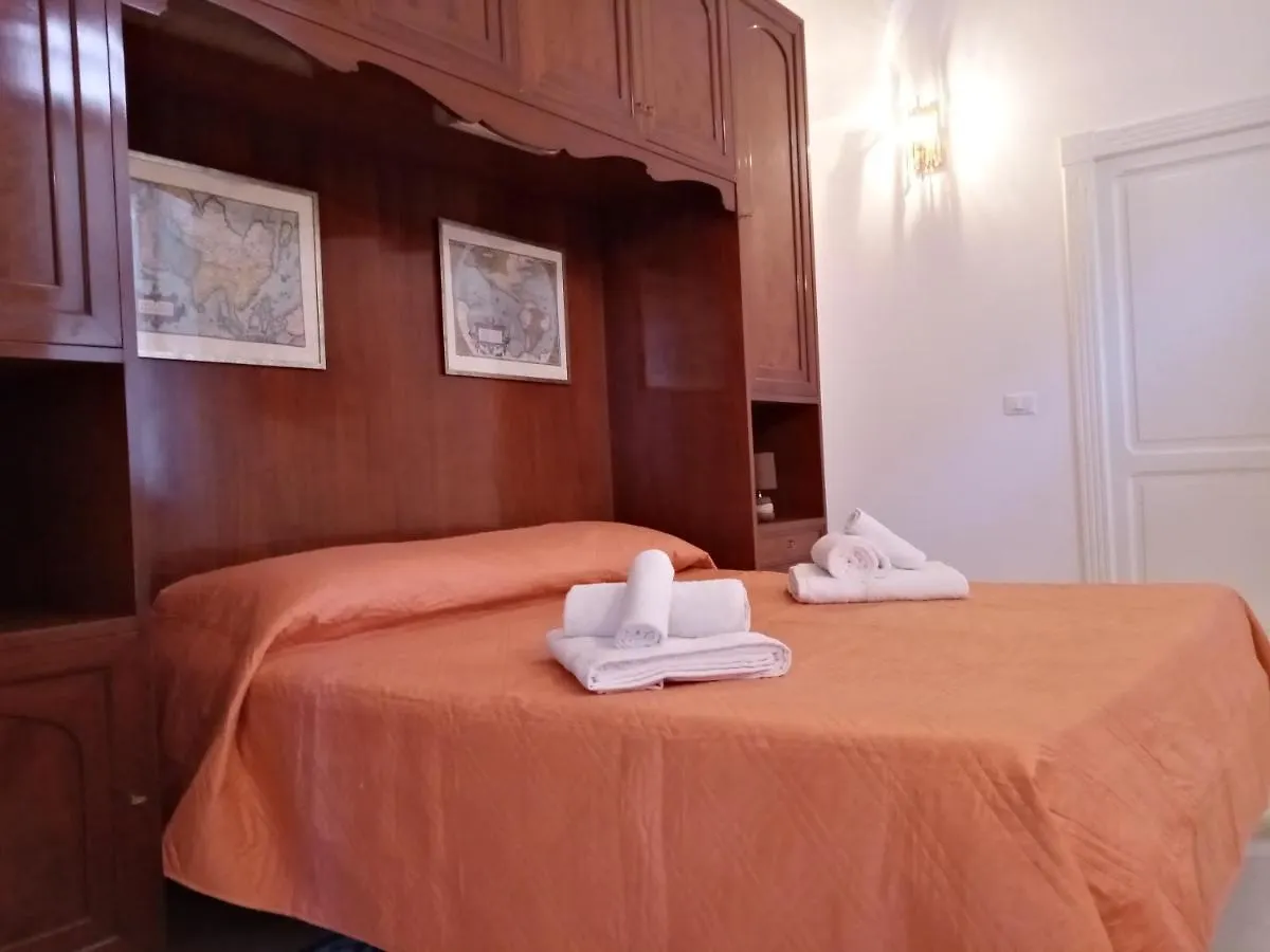 Dimora Storica Le Perle Bed & Breakfast Lecce 0*,